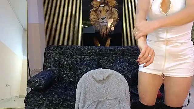 Snapshot of malen_fitnessmilf chatting on 02.13.26 malen fitnessmilf online show from 02.13.26