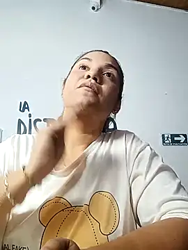 Samaraa Lee online show from 12.17.25