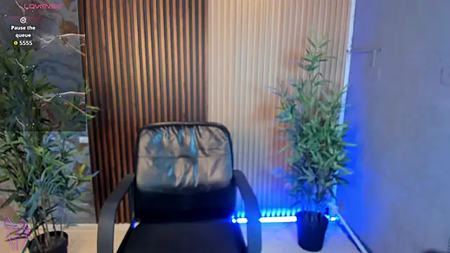 Snapshot of Ava-miller chatting on 11.27.25 Ava-miller online show from 11.27.25