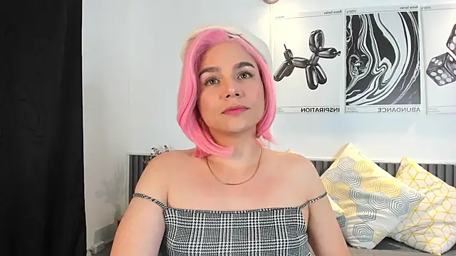 Snapshot of Cloe_Bonne chatting on 11.14.25 Cloe Bonne online show from 11.14.25