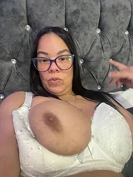 Snapshot of sofia_lopez70 chatting on 05.25.26 sofia lopez70 online show from 05.25.26