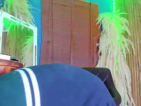 Leo Glow online show from 12.21.25