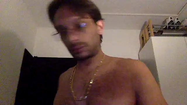 Snapshot of Zaskeee chatting on 12.14.25 Zaskeee online show from 12.14.25