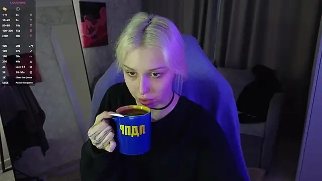 Snapshot of goth__tv chatting on 11.10.25 goth tv online show from 11.10.25