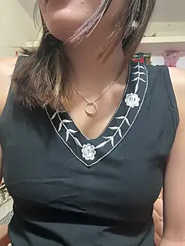 Snapshot of maira_33 chatting on 07.27.26 maira 33 online show from 07.27.26