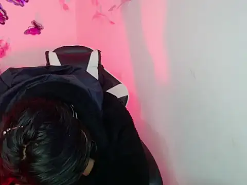 Snapshot of Samanta_777 chatting on 11.18.25 Samanta 777 online show from 11.18.25