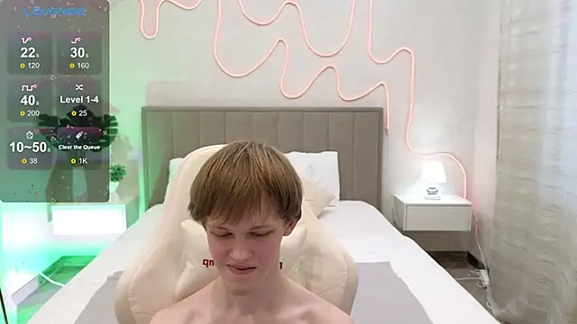 Snapshot of Fakeangel87 chatting on 11.09.25 Fakeangel87 online show from 11.09.25