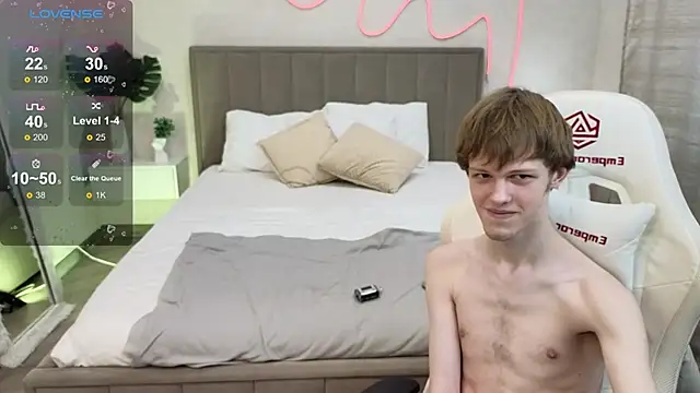 Snapshot of Fakeangel87 chatting on 11.11.25 Fakeangel87 online show from 11.11.25