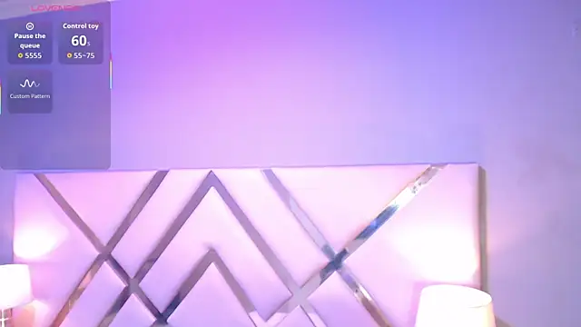 GiselJones online show from 11.07.25