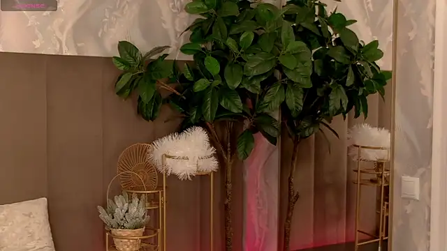 NaomiAster online show from 01.16.26