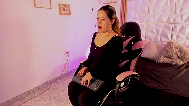 Dulce Ferrer18 online show from 03.30.26