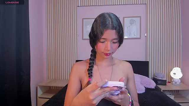 Snapshot of AshleyCooper2 chatting on 11.10.25 AshleyCooper2 online show from 11.10.25