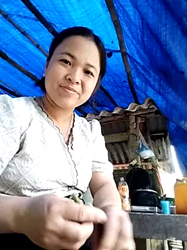 Snapshot of memesay chatting on 11.12.25 memesay online show from 11.12.25