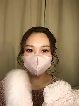 Snapshot of reika33 chatting on 11.18.25 reika33 online show from 11.18.25