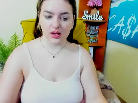 Snapshot of Lina-Elliot chatting on 12.04.25 Lina-Elliot online show from 12.04.25