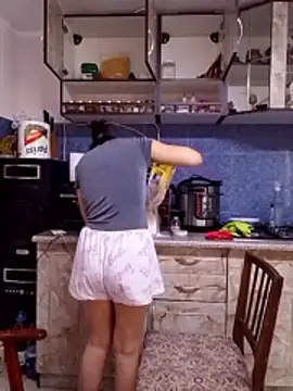 Snapshot of Lusandra1837lusi chatting on 04.15.26 Lusandra1837lusi online show from 04.15.26