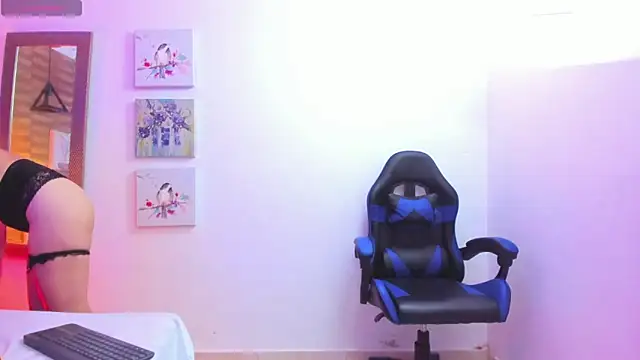 Mia Sensation  online show from 04.10.26