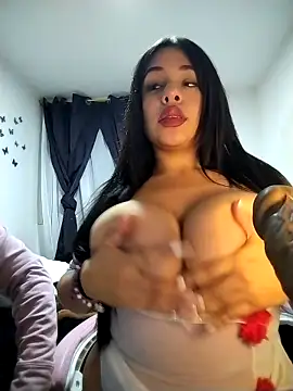 Snapshot of AngelsCouple- chatting on 11.30.25 AngelsCouple- online show from 11.30.25