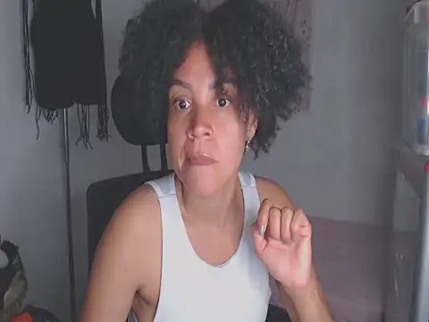 Snapshot of shayna_cute chatting on 05.10.26 shayna cute online show from 05.10.26