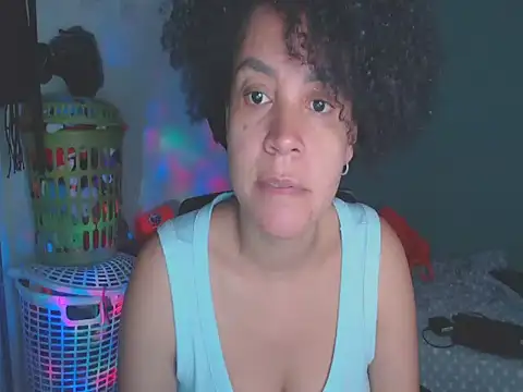 Snapshot of shayna_cute chatting on 06.16.26 shayna cute online show from 06.16.26