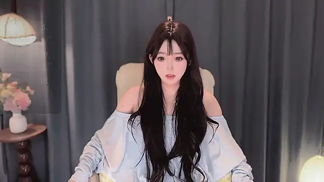 Snapshot of Yaiyigirl chatting on 02.14.26 Yaiyigirl online show from 02.14.26