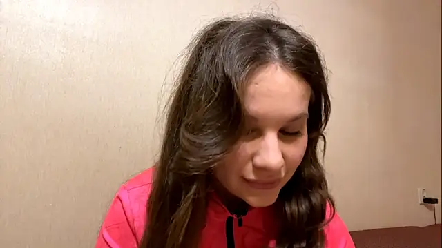 Luna Blossom online show from 11.06.25