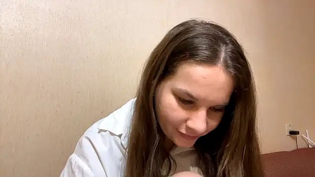 Luna Blossom online show from 11.07.25