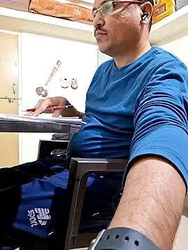 Snapshot of suraj696 chatting on 11.11.25 suraj696 online show from 11.11.25