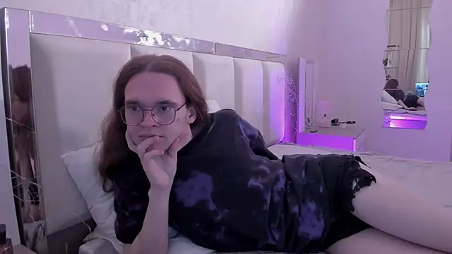 Snapshot of Mark_Glover chatting on 11.14.25 Mark Glover online show from 11.14.25