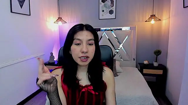 zoe-moreau online show from 04.11.26