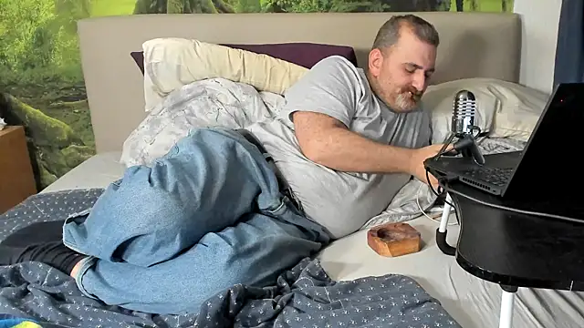 Snapshot of chubbydaddybearluka chatting on 12.04.25 chubbydaddybearluka online show from 12.04.25