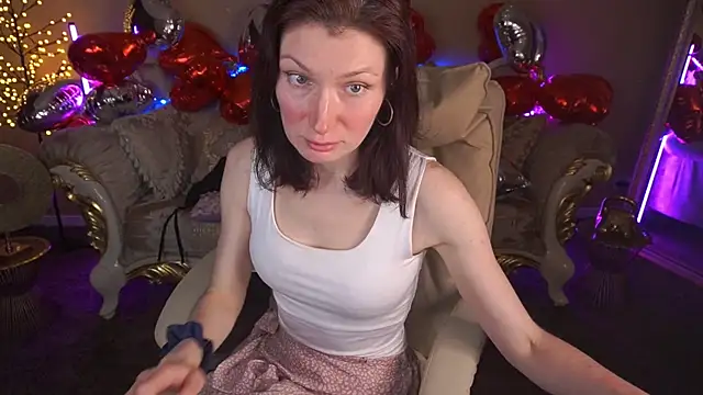 AmiraGoldd online show from 02.15.26