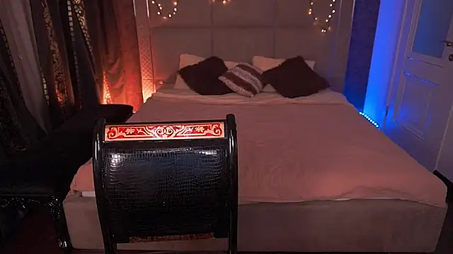 Snapshot of AmiraGoldd chatting on 05.18.26 AmiraGoldd online show from 05.18.26