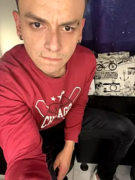 Snapshot of daniel_collins chatting on 11.12.25 daniel collins online show from 11.12.25