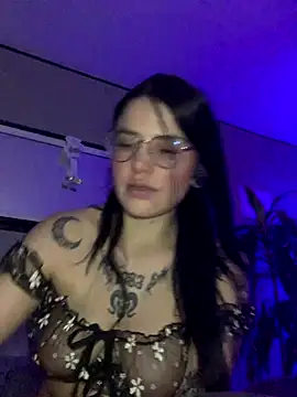 Naomii2 online show from 11.30.25