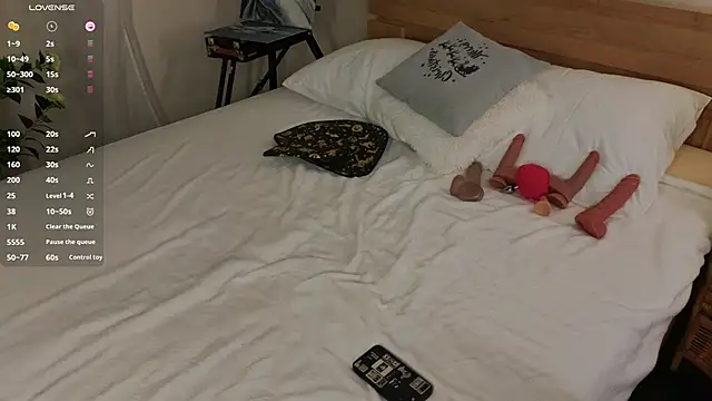 WICKEDEMBER online show from 03.02.26