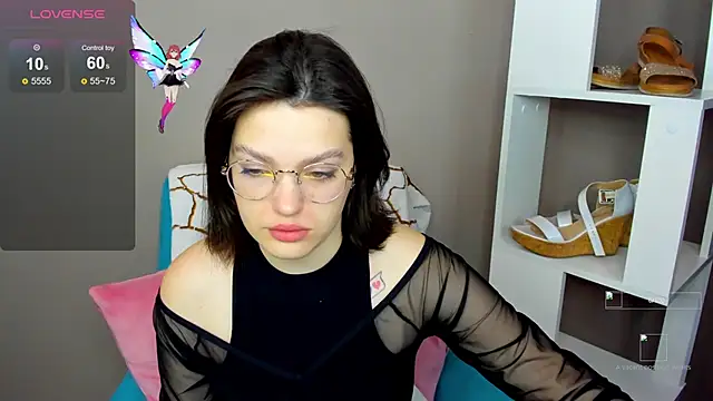 Snapshot of Karina_Kellyy chatting on 11.15.25 Karina Kellyy online show from 11.15.25