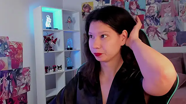 Snapshot of SaraDenars chatting on 11.19.25 SaraDenars online show from 11.19.25