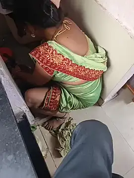 Lailamajnu1996 online show from 02.15.26