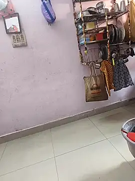 Lailamajnu1996 online show from 02.20.26