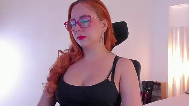 MistressErza online show from 06.26.26