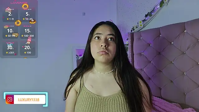 lauxury  online show from 11.08.25