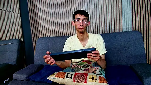 ZyroNight online show from 12.04.25