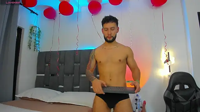 Snapshot of noah_corvelle chatting on 02.24.26 noah corvelle online show from 02.24.26