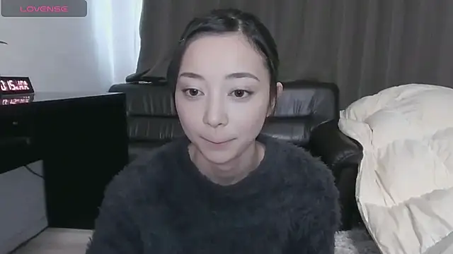 Snapshot of --Hina-- chatting on 02.27.26 --Hina-- online show from 02.27.26