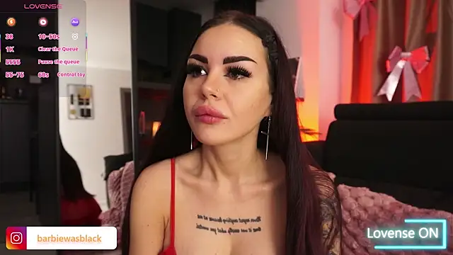 Snapshot of NaomyBlackBarbie chatting on 11.21.25 NaomyBlackBarbie online show from 11.21.25