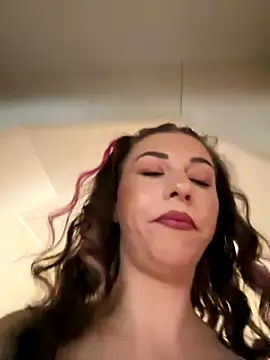 EdaQueen online show from 11.16.25