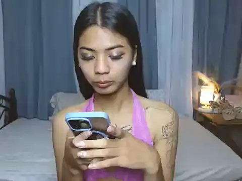 miss carawang online show from 11.24.25