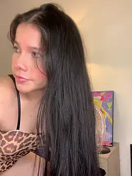 Snapshot of violettabond chatting on 04.01.26 violettabond online show from 04.01.26