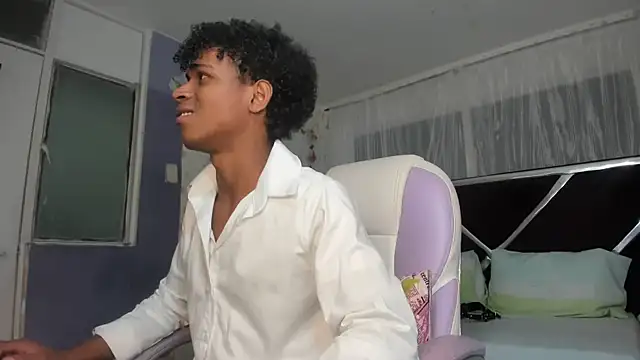 Santy bigcock 01 online show from 03.22.26